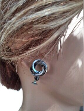 ​Vintage 1950s Napier Sterling Silver Screw Back Clip On Earrings Love Knot